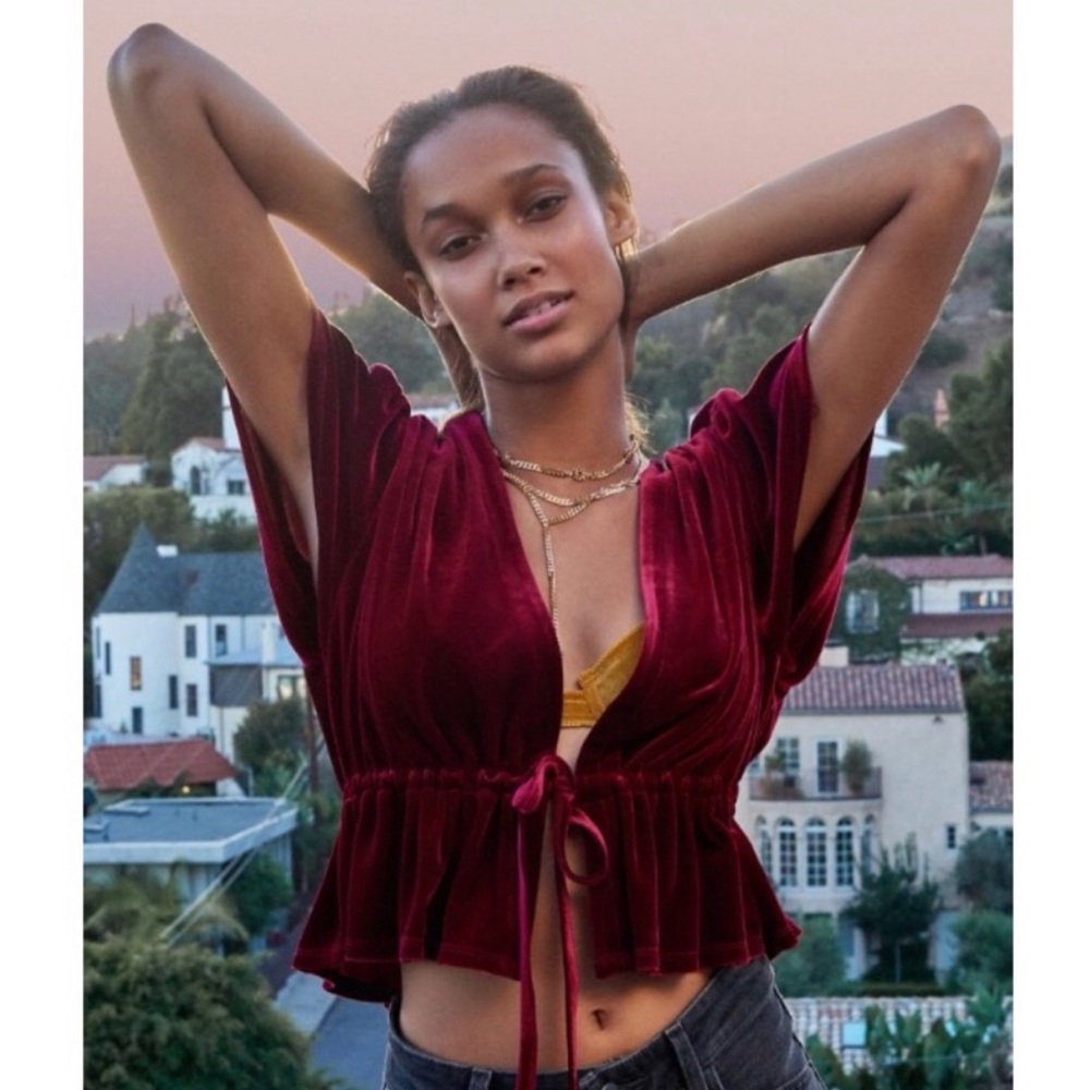UO Goldie Velvet Cropped Tie-Front Top